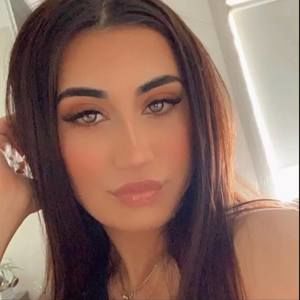 Meet your Posher, Stella